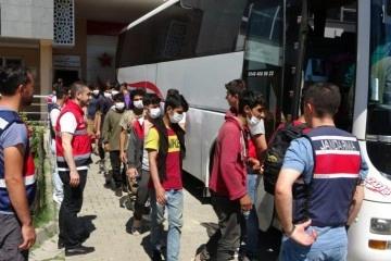 Edirne’de yakalanan 363 göçmen sınır ötesi edildi