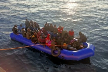Ege Denizi'nde 63 göçmen yakalandı, 33 göçmen kurtarıldı