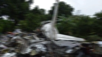 El Salvador'da askeri uçağın düşmesi kararı 3 insan öldü