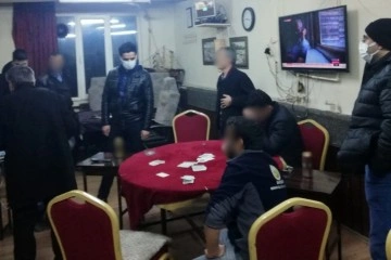 Elbistan’da kumar oynatılan derneklere senkronik operasyon