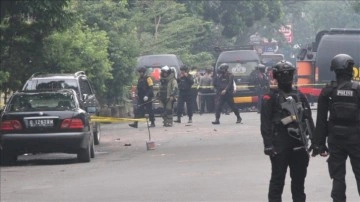Endonezya'da manşet karakoluna planlı bombalı saldırıda 1 manşet öldü
