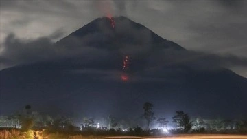 Endonezya'da Semeru yanardağındaki patlamada 1 isim öldü, 41 isim yaralandı
