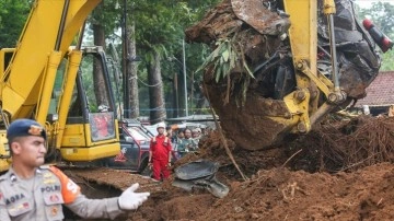 Endonezya'daki depremde kayıp 39 kişi düşüncesince kontrol kurtarma emekleri bitmeme ediyor
