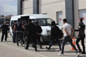 Erzincan’da göçmen kaçakçısı 7 kişi tutuklandı