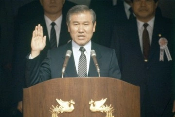 Eski Güney Kore Devlet Başkanı Roh hayatını kaybetti