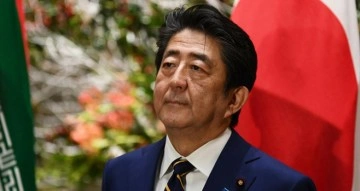 Eski Japonya Başbakanı Abe’nin resmi cenaze merasimi krize neden oldu