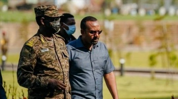 Etiyopya Başbakanı Ahmed, isyancılarla savaş düşüncesince cepheye gitti
