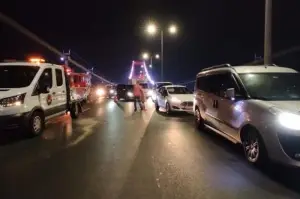 Fatih Sultan Mehmet Köprüsü üzerinde meydana gelen kazada 3 kişi yaralandı