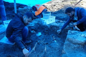Fatsa'daki 2 bin yıllık mezarlarda önemli eşyalar bulundu