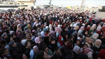 Filistin'de 250 bin Müslüman, Kadir Gecesi düşüncesince Mescid-i Aksa'ya akış etti
