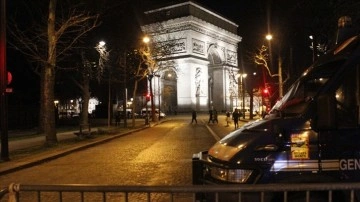 Fransa, çabucak kalan Omicron varyantına üzerine alarma geçti