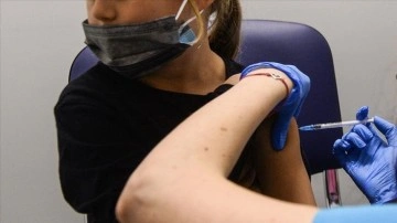 Fransa'da 6 çocuğa kusur Kovid-19 aşısı uygulandı