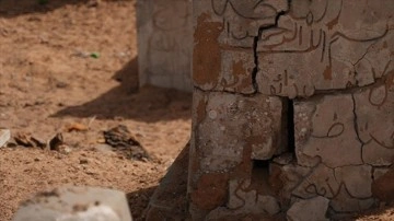 Fransa'da Müslüman mezarları bozma edildi