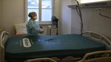 Fransa'da personel eksikliği dolayısıyla hastanelerde yatakların minimum yüzdelik 20'si kaldırıld