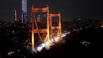 FSM Köprüsü lösemiye dikkati tefriş etmek düşüncesince turuncu ile ışıklandırıldı