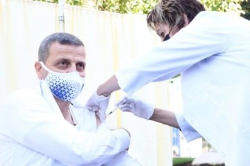 Gazi Üniversitesi Rektörü Yıldız, dördüncü doz aşısını oldu