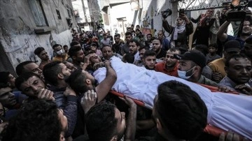 Gazze'de İsrail askerlerinin açmış olduğu acı kararı ölen Filistinli akıbet yolculuğuna uğurlandı