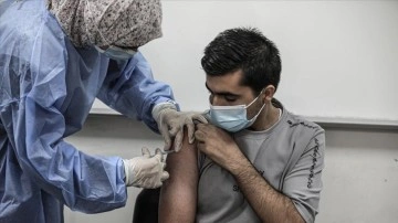 Gazze'den adam olmak düşüncesince Covid-19 aşısı şartı getirildi