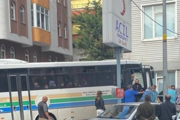 Halk otobüsü şoförü fenalaşan yolcuyu hastaneye yetiştirdi