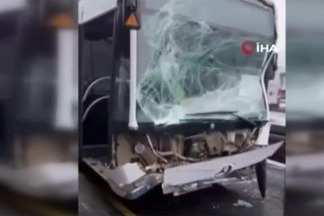 Haramidere'de metrobüs kazası: 4 yaralı