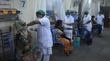 Hindistan'da 100 milyondan aşkın isim ikinci düze Kovid-19 aşısı yaptırmadı