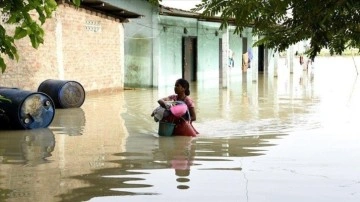 Hindistan'da alevlenmiş yağışlar zımnında ölenlerin sayısı 131'e yükseldi