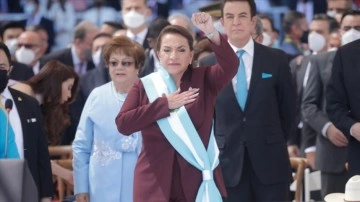 Honduras'ın önceki eş Devlet Başkanı Xiomara Castro yemin etti