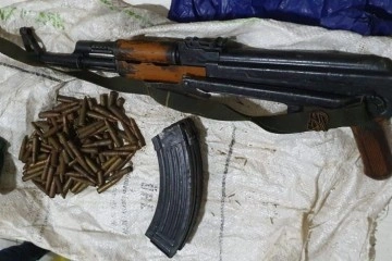 Iğdır’da silah ticaretine darbe: Ticari takside Kalaşnikof silah ele geçirildi