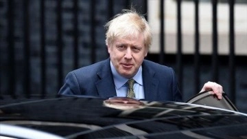 İngiltere'de partisi nazik tarzı kaybeden Başbakan Johnson'ın liderliği sorgulanıyor