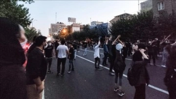 İran'daki şehirler ve üniversitelerde protestolar bitmeme etti
