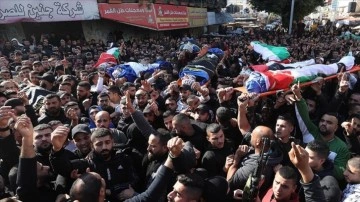 İşgal altındaki Batı Şeria'da İsrail ordusunca maktul 9 Filistinli toprağa verildi
