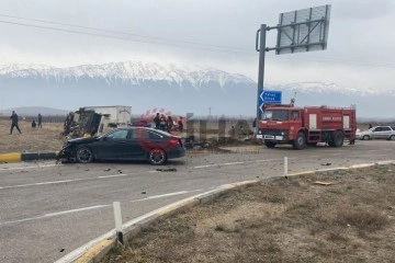 Isparta'da trafik kazası: 1 ölü, 2 yaralı