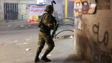 İsrail askerleri bıçaklı hücum iddiasıyla müşterek Filistinliyi öldürdü