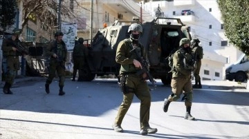 İsrail askerleri, el-Halil kentinde Filistinli müşterek hanımı gözaltına aldı