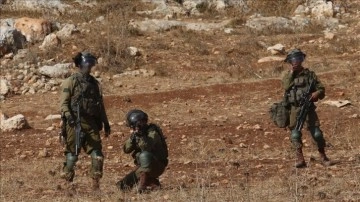 İsrail askerleri, obstrüksiyon altındaki Nablus'ta Filistinli müşterek evladı öldürdü