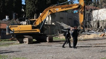 İsrail Filistinlileri müşterek ev ve 5 iş yerini yıkmaya zorluyor