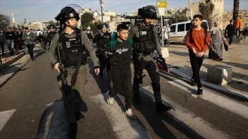 İsrail "idari tutukluluk" ismi altında 7 yılda Filistinlilere 8700 kontrol sonucu çıkardı