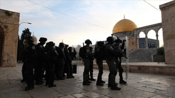 İsrail polisi, Mescid-i Aksa'ya dominant düzenledi