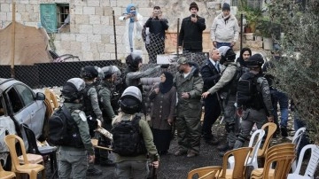 İsrail polisinden 'evlerini boşaltmaları' maksut Filistinli aileye dayanaklık etmek gösterisine müd