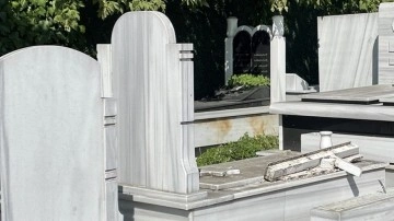 İstanbul Valiliği, Hasköy Musevi Mezarlığı'nda bozma edilen kara yer taşlarını yaptıracak