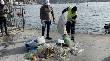 İstanbul'da denizden birleşen atıklar karada sergilendi