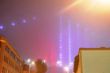 İstanbul'da gece saatlerinde sis etkili oldu :15 Temmuz Şehitler Köprüsü sisten kayboldu
