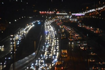 İstanbul’da ilk iş gününde trafik yoğunluğu