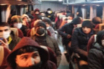 İstanbul’da kaçak göçmen operasyonu: 93 göçmen yakalandı