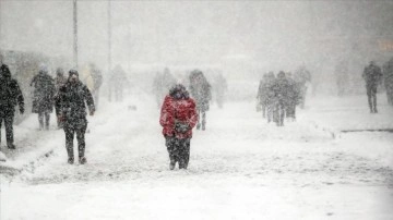 İstanbul'da kar tesirini arttırdı