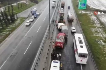 İstanbul'da kar kazaları da beraberinde getirdi: TEM'de trafik yoğunluğu oluştu