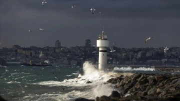 İstanbul'da ak yel dolayısıyla birtakım vapur seferleri silme edildi