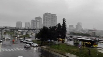 İstanbul'un birtakımı bölgelerinde yağmur can alıcı oluyor