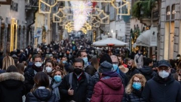 İtalya'da belirgin havada maske kullanma zorunluluğu kalkıyor
