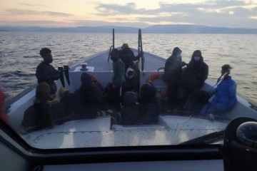 İzmir açıklarında 34 düzensiz göçmen kurtarıldı